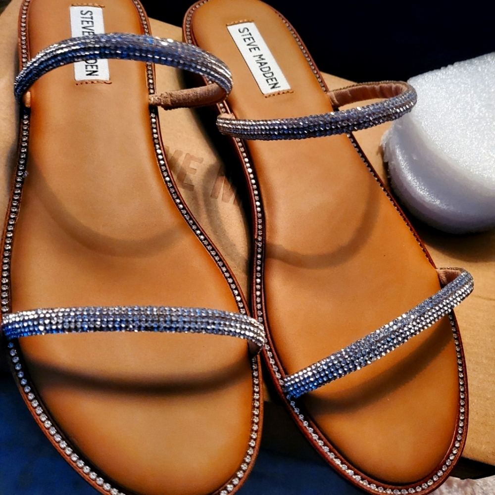 NWT STEVE MADDEN BLING SLIDES